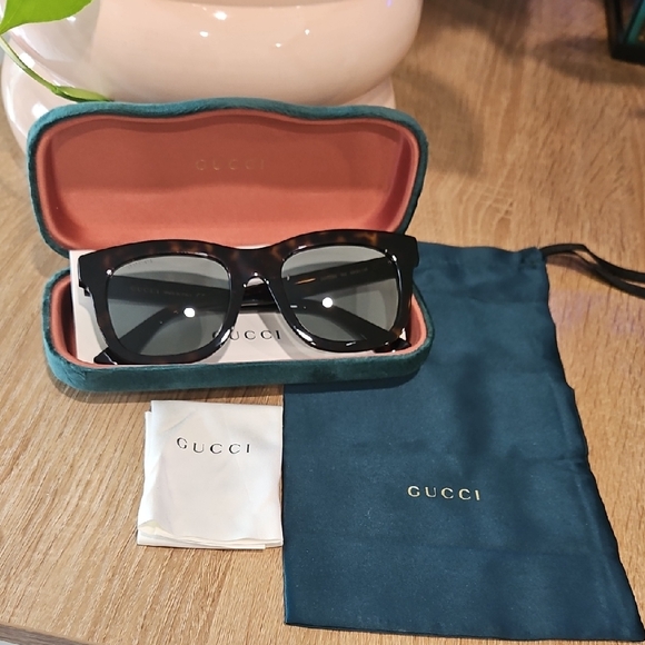 Gucci Women's Tortoiseshell Sunglasses - Picture 1 of 8